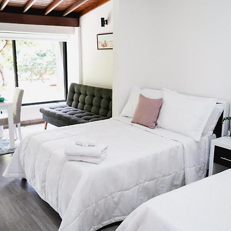 Hotel Casa Luna Кукута Экстерьер фото